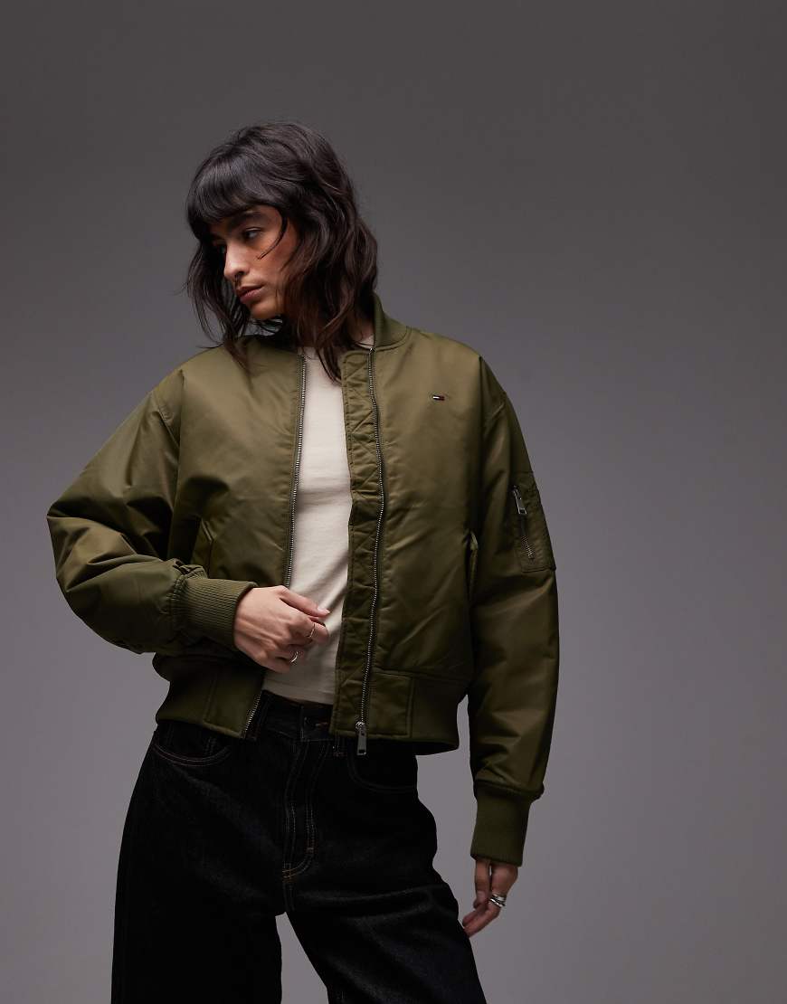 Tommy Jeans - Essential - Bomberjacke in Olivgrün von Tommy Jeans