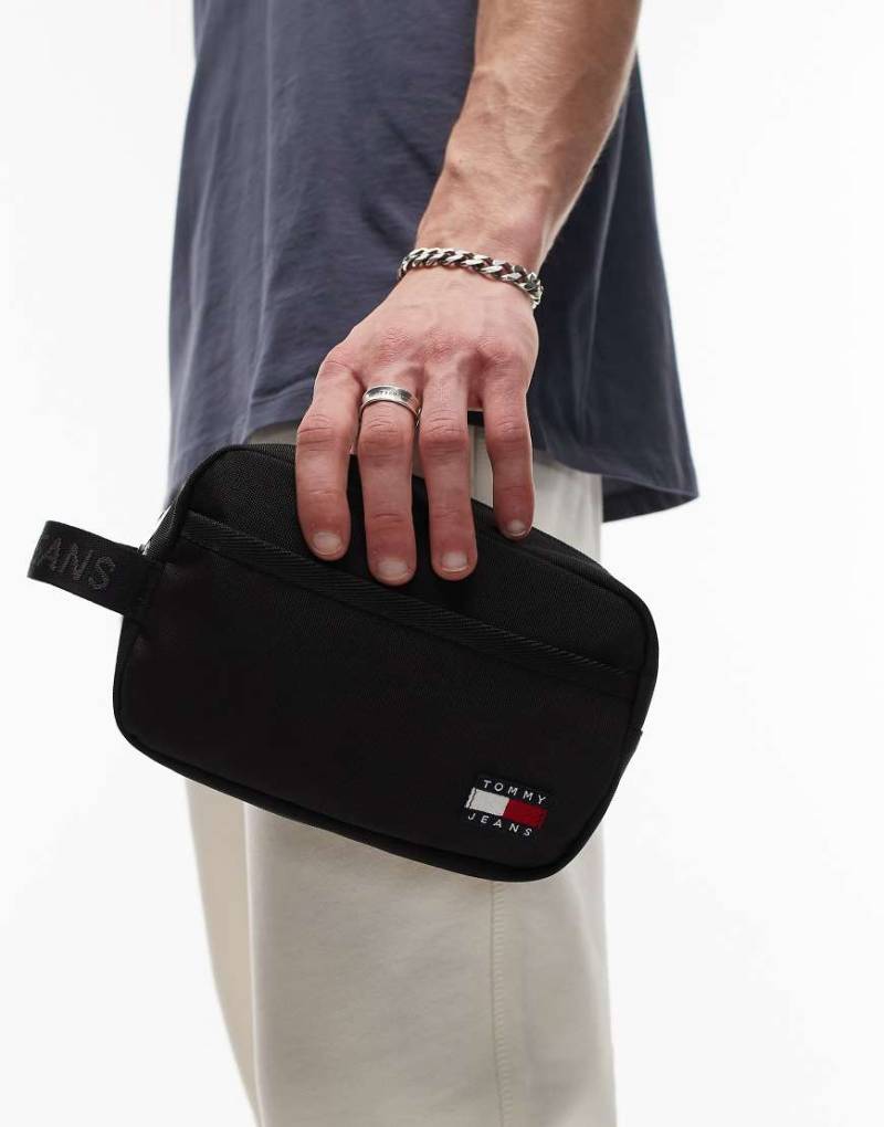 Tommy Jeans - Essential Daily - Kulturbeutel in Schwarz von Tommy Jeans