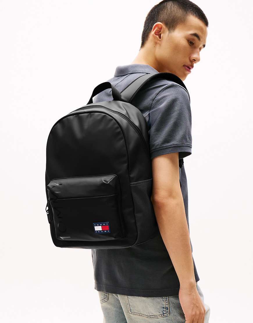 Tommy Jeans - Essential - Rucksack in Schwarz mit gewölbtem Logo von Tommy Jeans