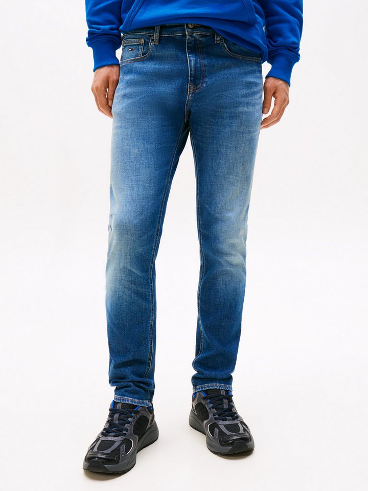 Tommy Jeans Gerade Jeans Scanton Slim Mit Markenlabel aus Leder hinten Tommy Jeans Gerade Jeans Scanton Slim Mit Markenlabel aus Leder hinten von Tommy Jeans