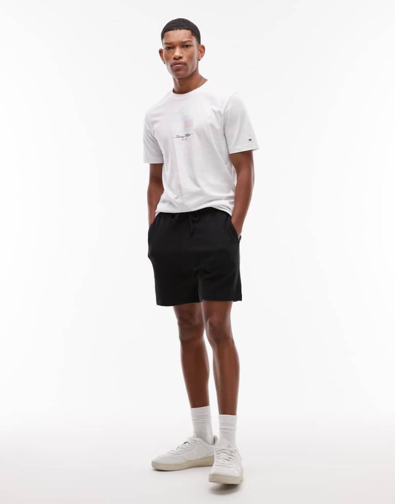 Tommy Jeans - Gestrickte Relaxed Fit Sweatshorts in Schwarz mit Waffelstruktur von Tommy Jeans