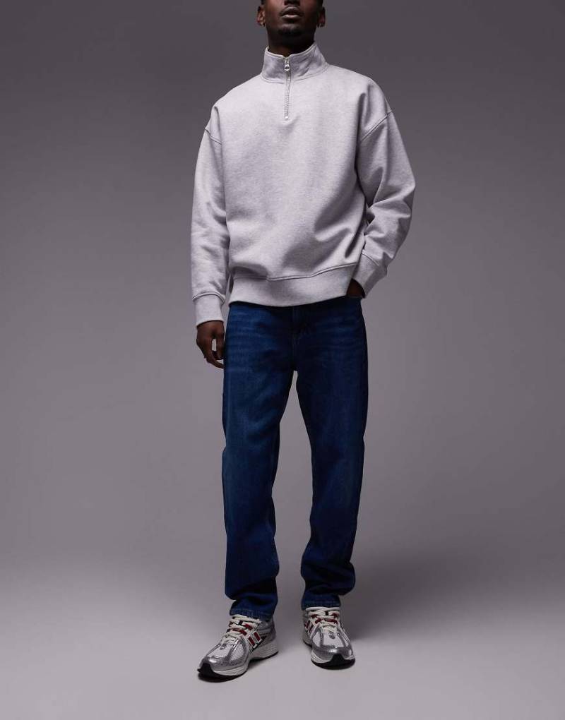 Tommy Jeans - Isaac - Schmal zulaufende Jeans in dunkler Waschung mit lockerem Schnitt-Marineblau von Tommy Jeans