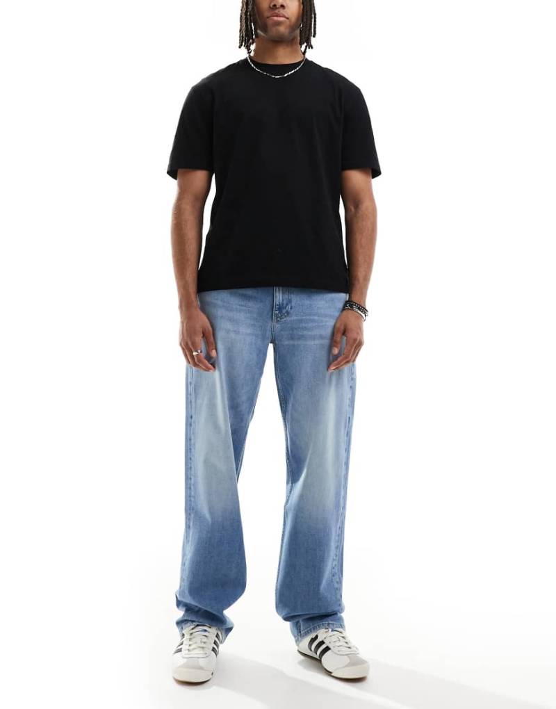 Tommy Jeans - Jamie - Locker geschnittene Straight Jeans in verwaschenem Blau von Tommy Jeans