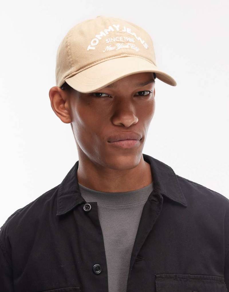 Tommy Jeans - Kappe in Cremeweiß mit gebogener Logo-Stickerei von Tommy Jeans