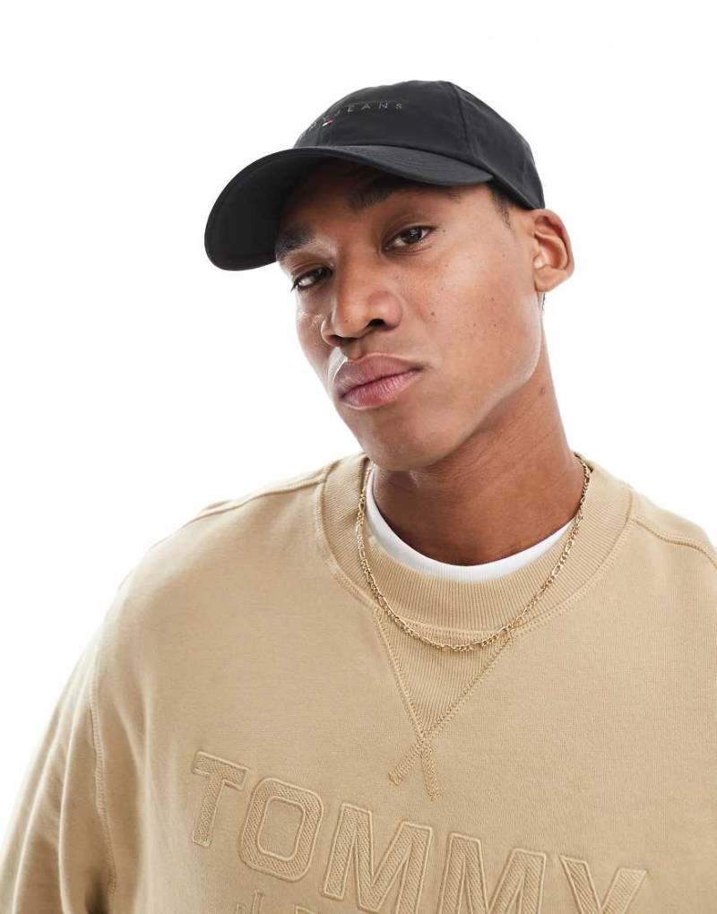 Tommy Jeans - Kappe in Schwarz mit linearem Logo von Tommy Jeans