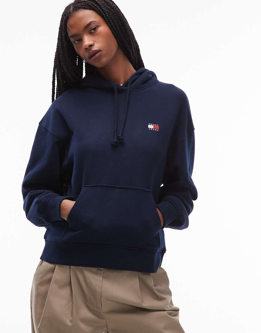 Tommy Jeans - Kastiger Kapuzenpullover in Marineblau mit Logo-Aufnäher von Tommy Jeans