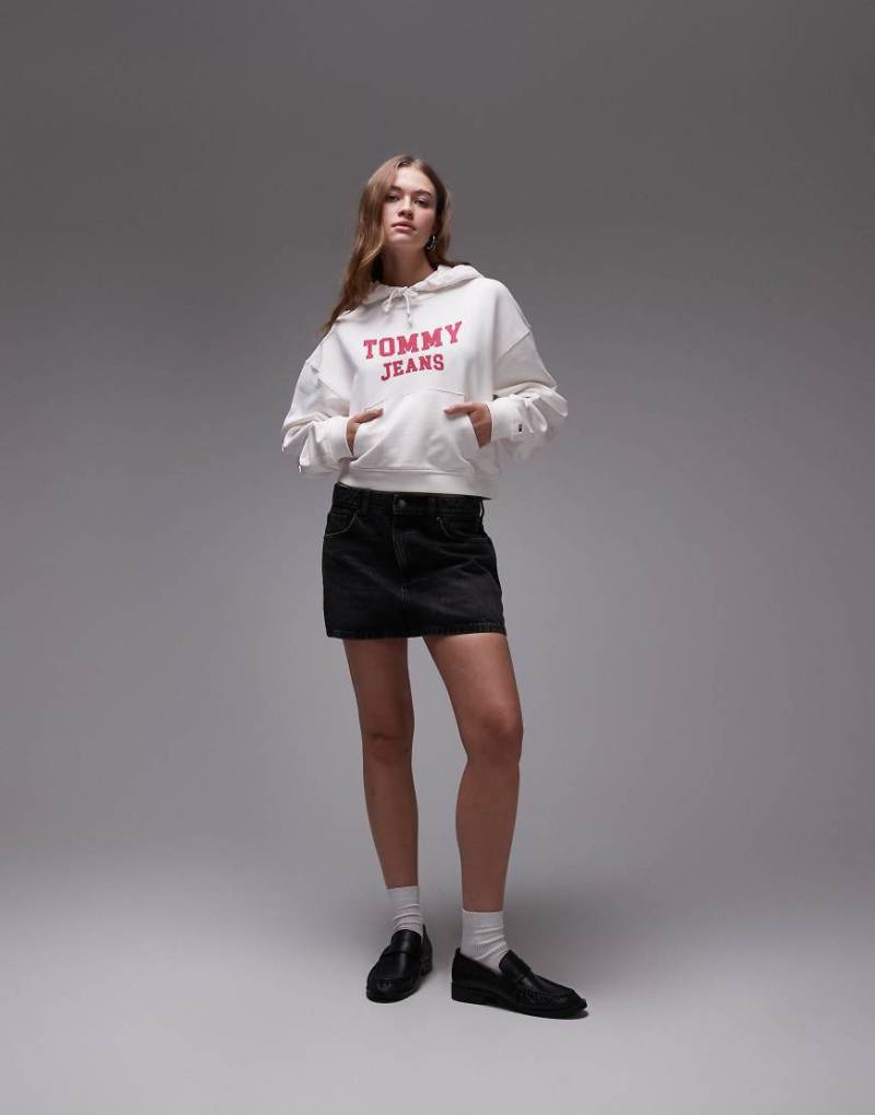 Tommy Jeans - Kastiger Kapuzenpullover in Wollweiß mit College-Logo in Rot von Tommy Jeans