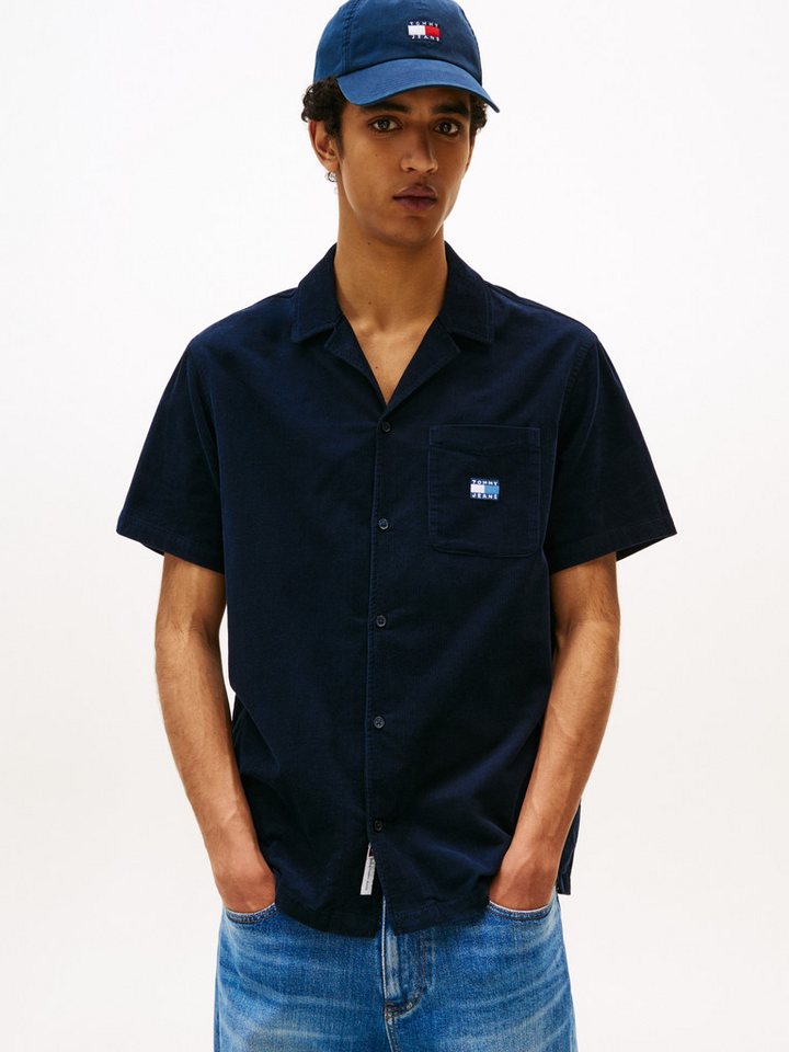 Tommy Jeans Kurzarmhemd TJM CORD REG CAMP SHIRT Mit Rundhalsausschnitt von Tommy Jeans