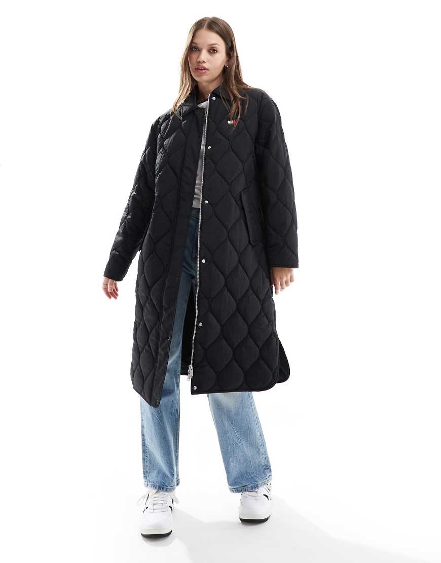 Tommy Jeans - Lang geschnittene Jacke in Schwarz mit Zwiebelsteppnähten von Tommy Jeans