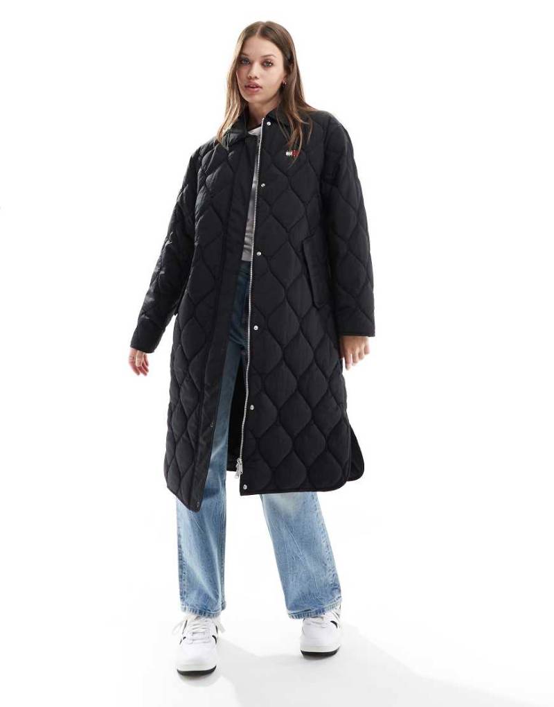 Tommy Jeans - Lang geschnittene Jacke in Schwarz mit Zwiebelsteppnähten von Tommy Jeans