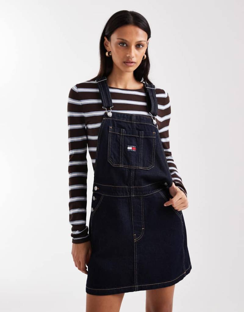 Tommy Jeans - Latzkleid in indigoblauer Waschung-Marineblau von Tommy Jeans