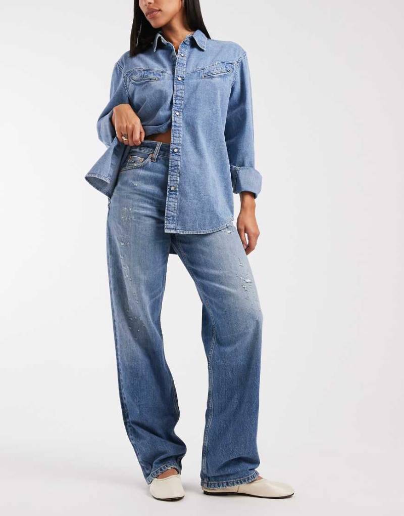 Tommy Jeans - Layla - Schmale Straight Jeans in heller Waschung mit hohem Bund-Blau von Tommy Jeans
