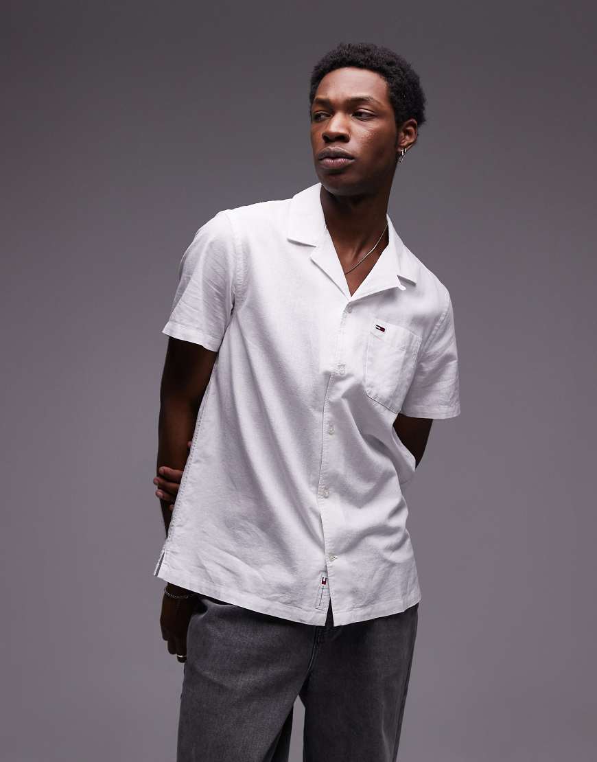 Tommy Jeans - Leinenhemd in Wollweiß mit Knopfleiste Tommy Jeans - Leinenhemd in Wollweiß mit Knopfleiste von Tommy Jeans