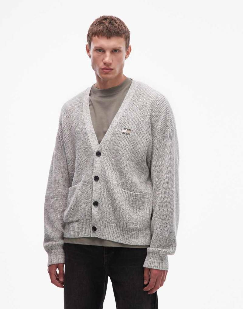 Tommy Jeans - Locker geschnittene Strickjacke in Grau von Tommy Jeans