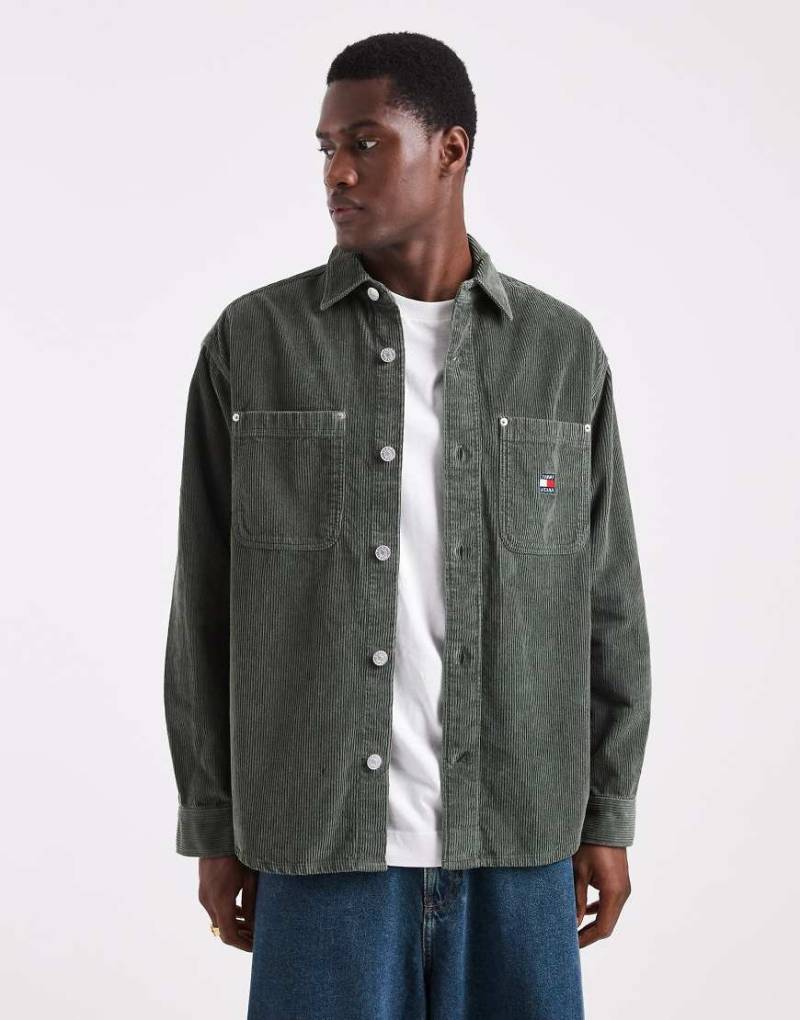 Tommy Jeans - Locker geschnittenes Hemd aus Cord in Khakigrün von Tommy Jeans