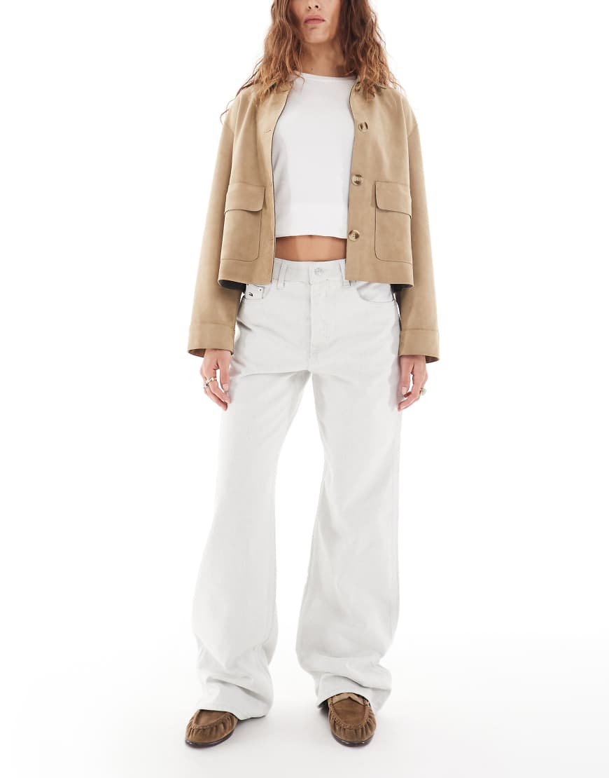 Tommy Jeans - Mia - Carpenter-Jeans in lockerer Passform in Weiß mit geradem Bein und mittelhohem Bund von Tommy Jeans