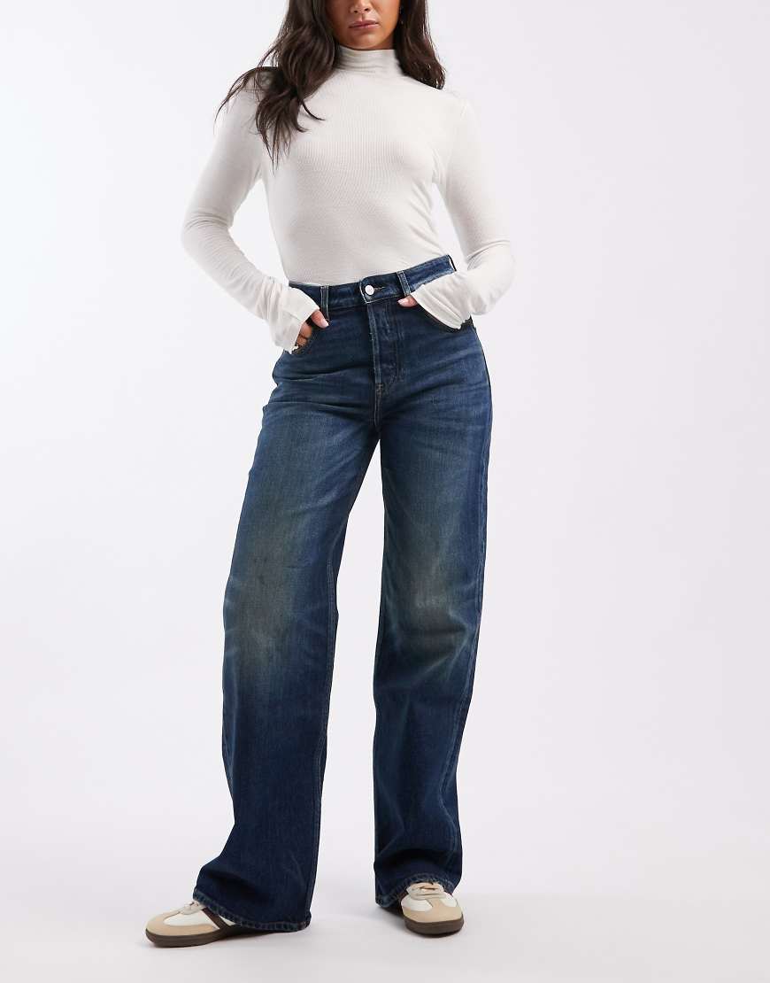 Tommy Jeans - Mia - Locker geschnittene, gerade Jeans in dunkler Waschung mit mittelhohem Bund-Marineblau von Tommy Jeans