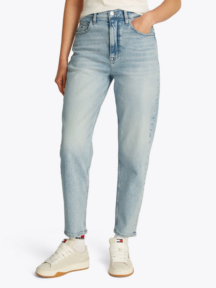 Tommy Jeans Mom-Jeans MOM JEAN UH TPR mit Logo-Stickereien, in knöchelfreier Länge Tommy Jeans Mom-Jeans MOM JEAN UH TPR mit Logo-Stickereien, in knöchelfreier Länge von Tommy Jeans