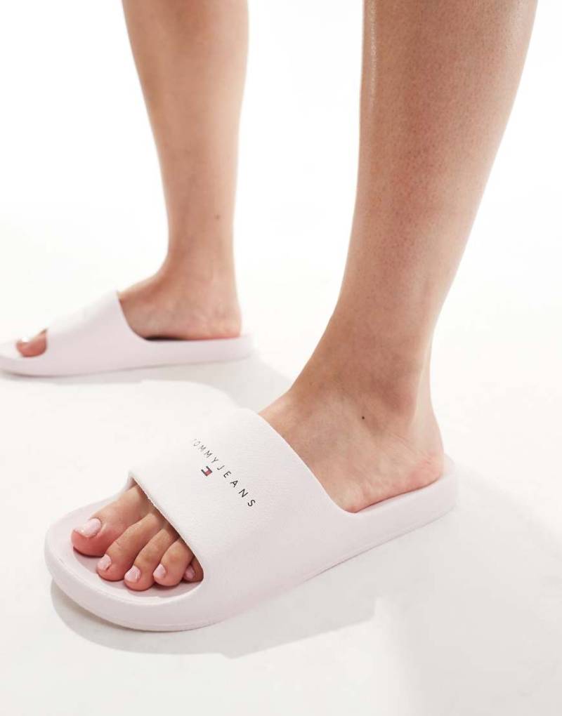 Tommy Jeans - Pool-Slider aus PU in Weiß mit Print von Tommy Jeans