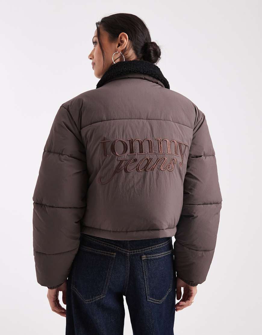 Tommy Jeans - Pufferjacke in Braun mit Teddyfell-Kragen-Brown von Tommy Jeans