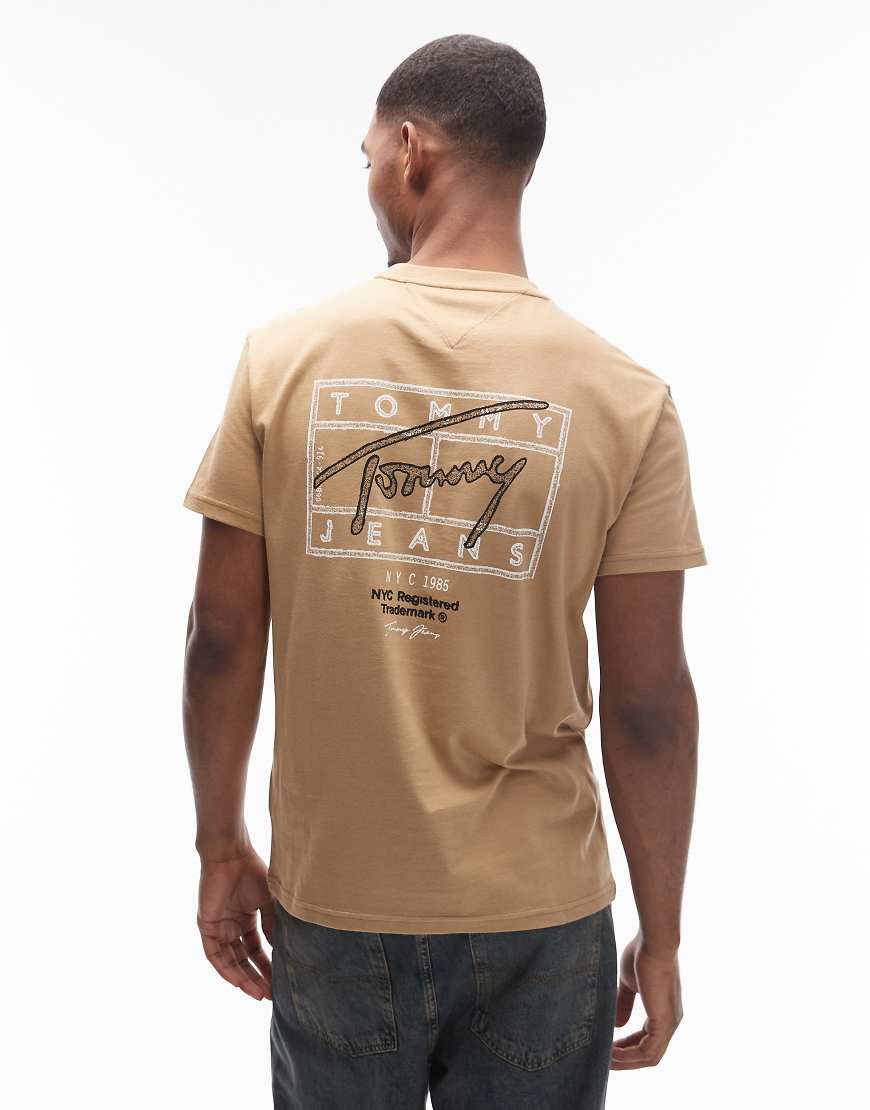 Tommy Jeans - Regular-Fit-T-Shirt in Braun mit Flag-Logo und Markendetail-Brown von Tommy Jeans