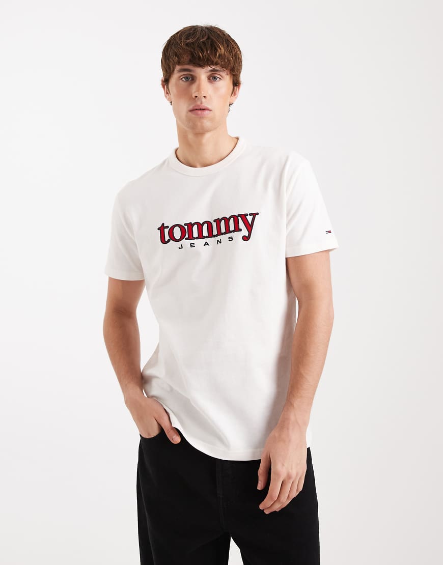 Tommy Jeans - Regular-Fit-T-Shirt in Weiß mit Logo-Applikation von Tommy Jeans