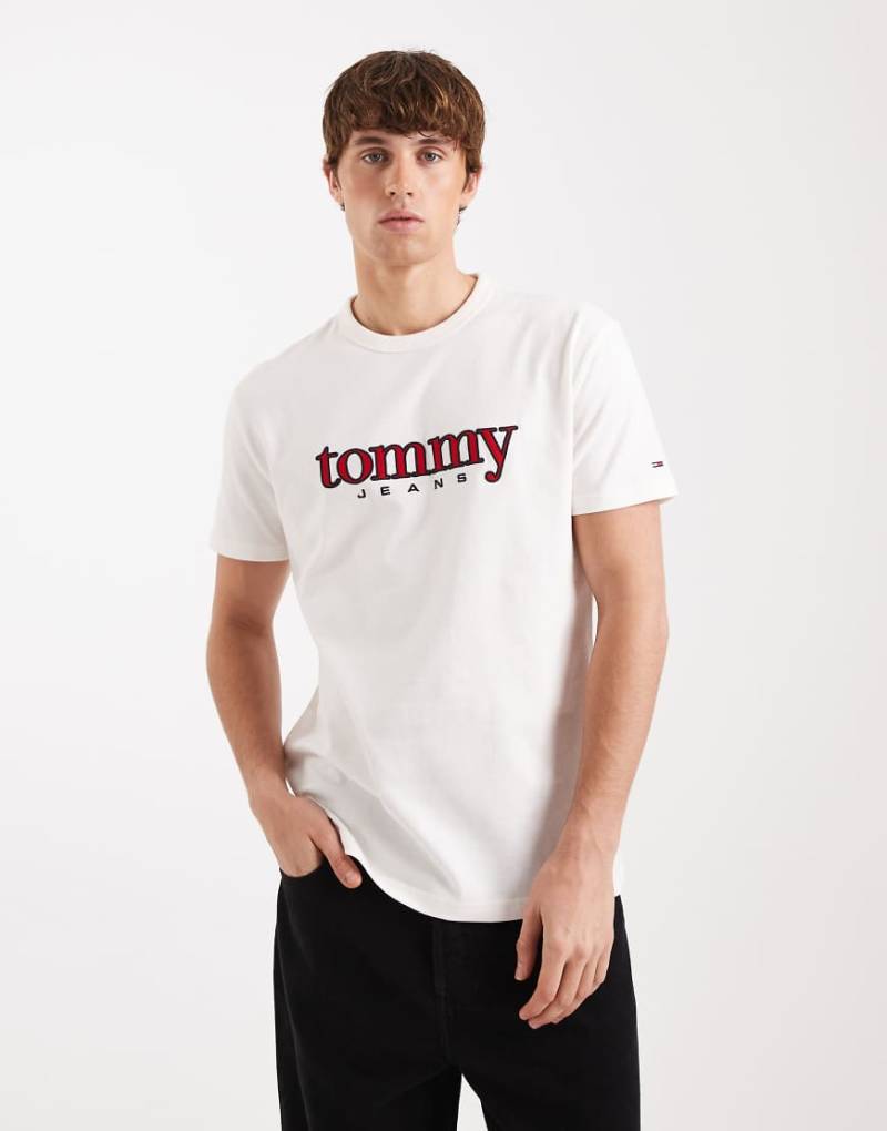 Tommy Jeans - Regular-Fit-T-Shirt in Weiß mit Logo-Applikation von Tommy Jeans