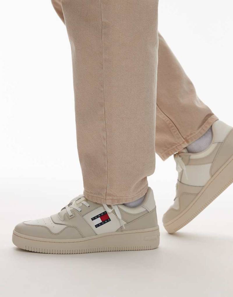 Tommy Jeans - Retro Essential - Sneaker in Elfenbein-Weiß von Tommy Jeans