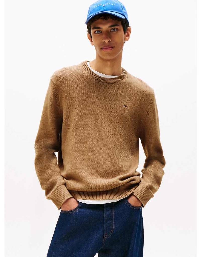 Tommy Jeans - Schmaler einfarbiger Pullover mit Rundhalsausschnitt-Brown von Tommy Jeans