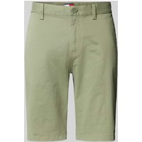 Tommy Jeans Slim Fit Chinoshorts aus Baumwoll-Mix Modell 'SCANTON' in Oliv, Größe 38 von Tommy Jeans