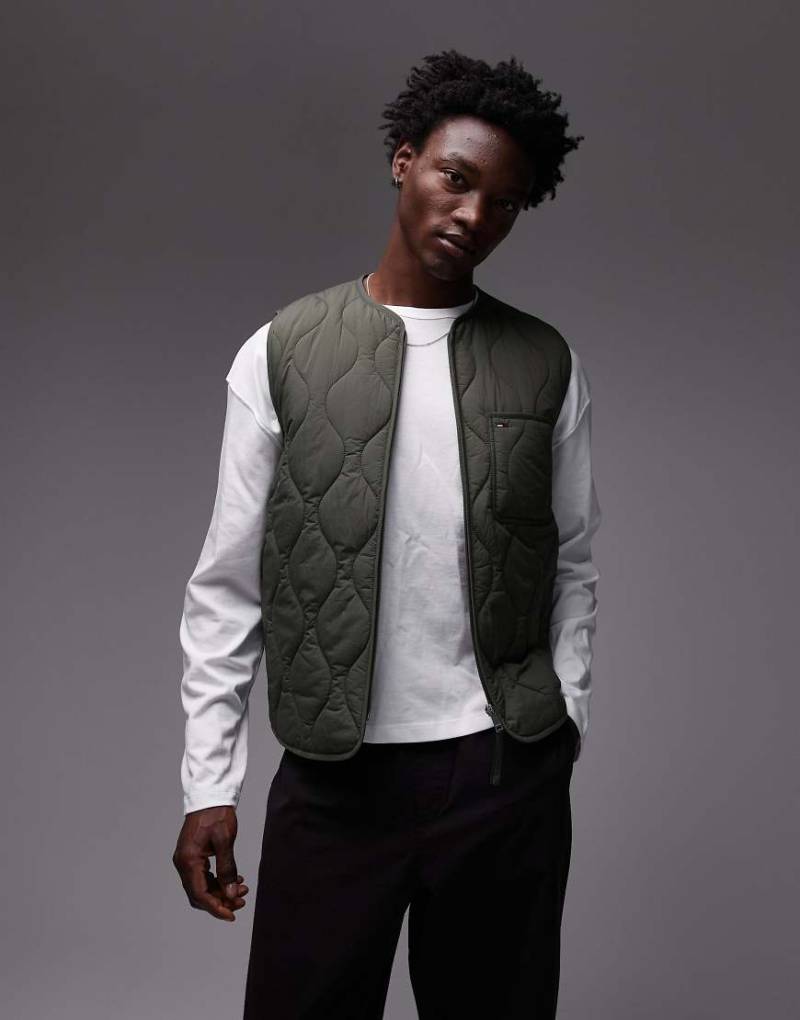 Tommy Jeans - Steppweste in Khakigrün von Tommy Jeans