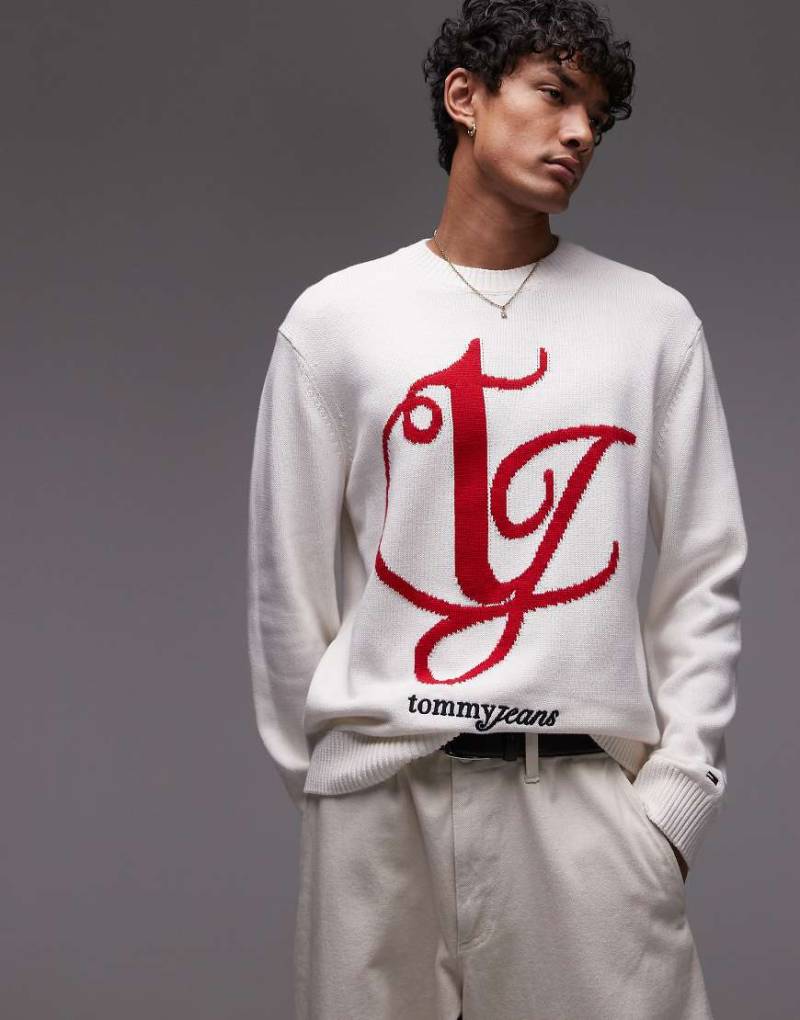 Tommy Jeans - Strickpullover in Weiß und Rot mit geschwungenem Intarsien-Motiv von Tommy Jeans