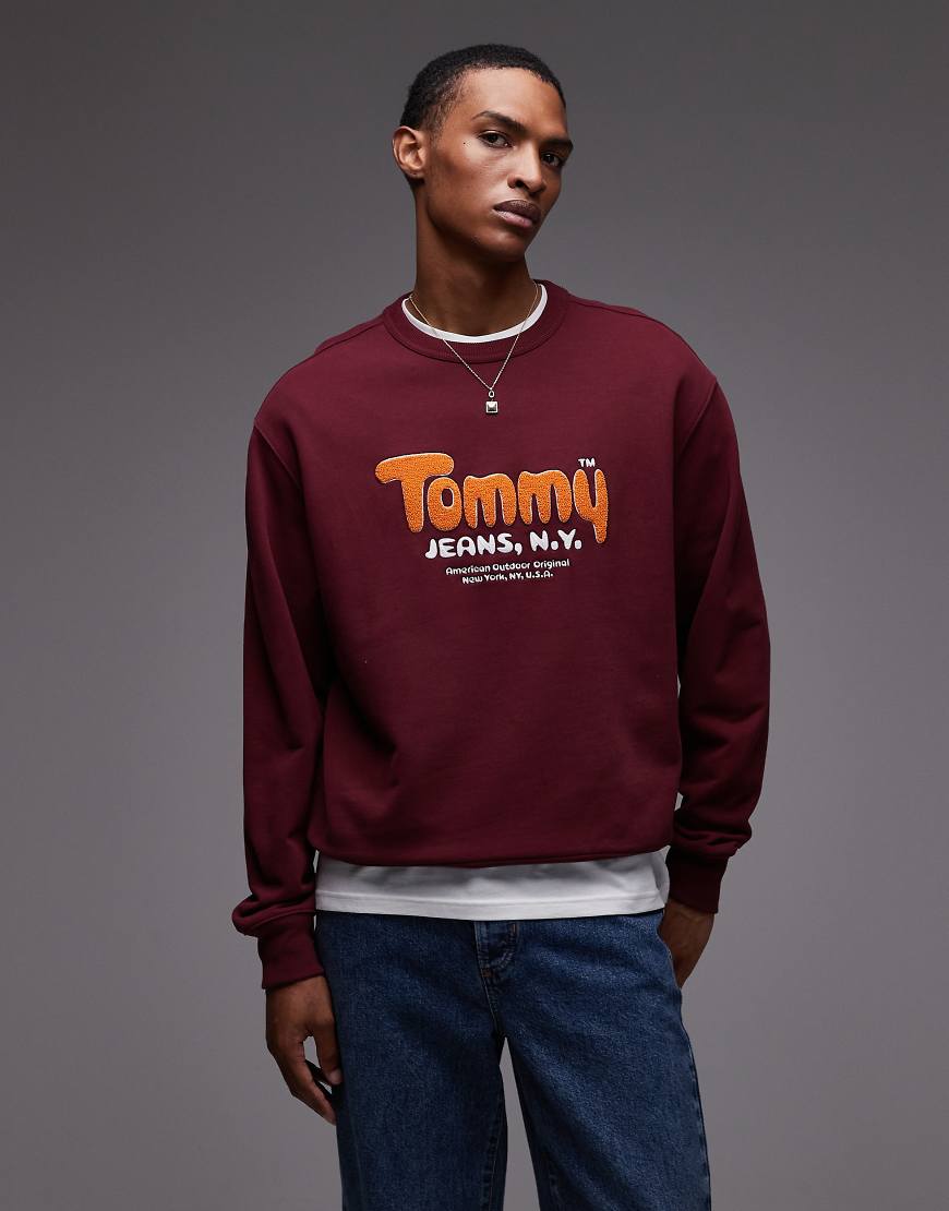 Tommy Jeans - Sweatshirt in Burgunderrot mit Bouclé-Logo in Orange von Tommy Jeans