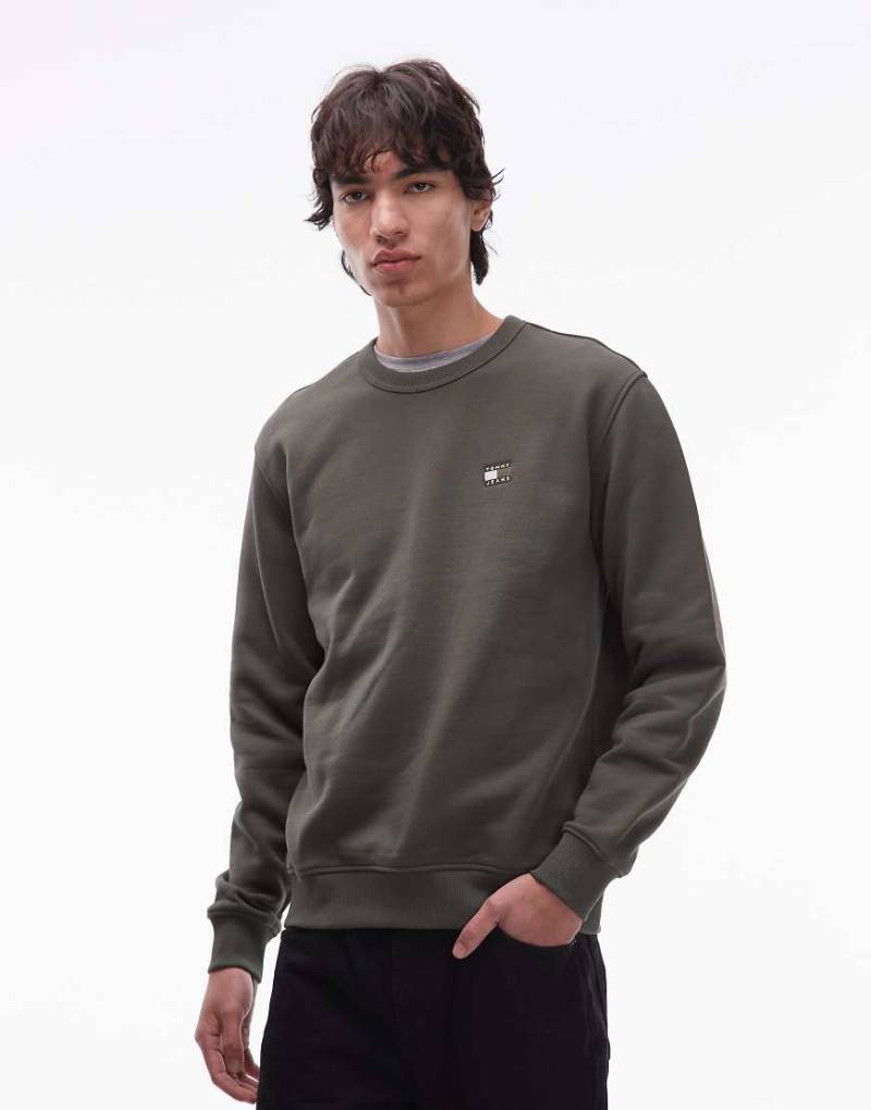 Tommy Jeans - Sweatshirt in Khaki mit regulärer Passform und Aufnäher-Grün von Tommy Jeans