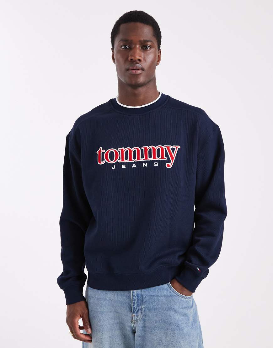 Tommy Jeans - Sweatshirt in Marineblau mit Grafik-Logo-Applikation im 90er-Style von Tommy Jeans