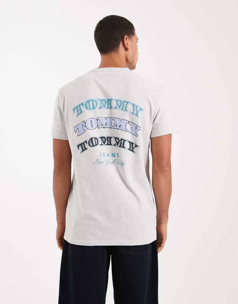 Tommy Jeans - T-Shirt in Hellgrün mit Dollar-Stapel-Logo-Grau von Tommy Jeans