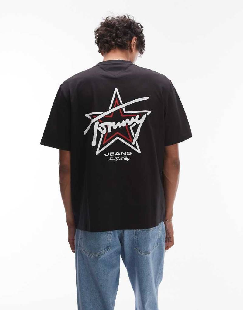 Tommy Jeans - T-Shirt in Schwarz mit Signatur-Logo im 90er-Stil von Tommy Jeans