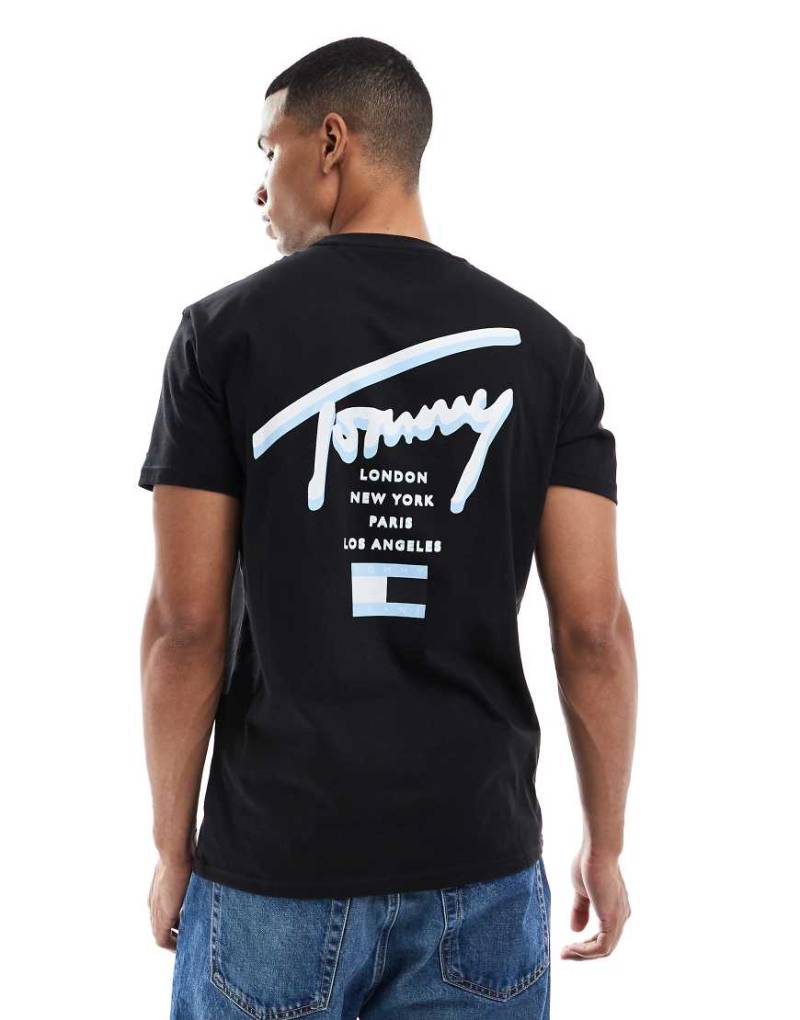 Tommy Jeans - T-Shirt in Schwarz mit Signatur-Print am Rücken von Tommy Jeans