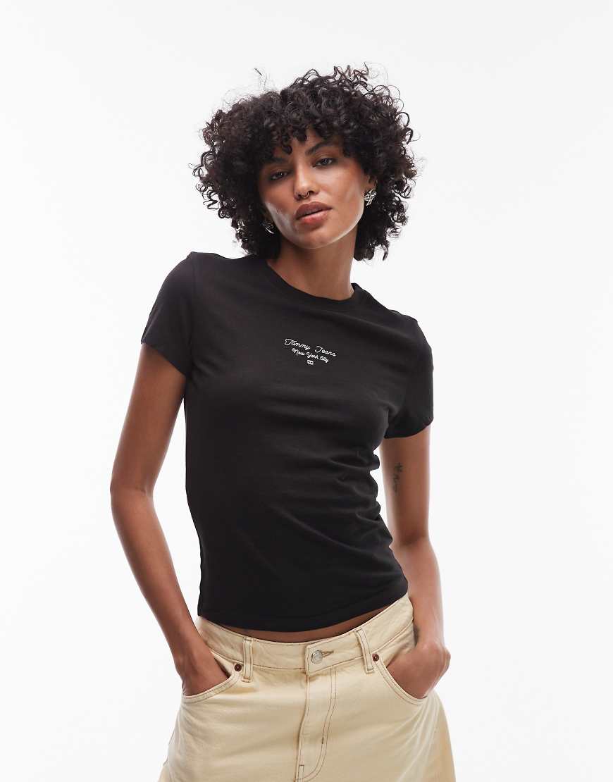 Tommy Jeans - T-Shirt in Schwarz mit mittigem Logo mit Wirbeldesign von Tommy Jeans