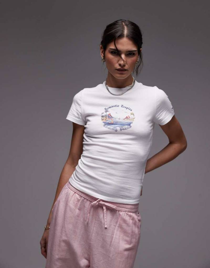 Tommy Jeans - T-Shirt in Weiß mit romantischem „Tropics"-Print von Tommy Jeans
