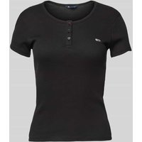 Tommy Jeans T-Shirt mit kurzer Knopfleiste in Black, Größe XS von Tommy Jeans