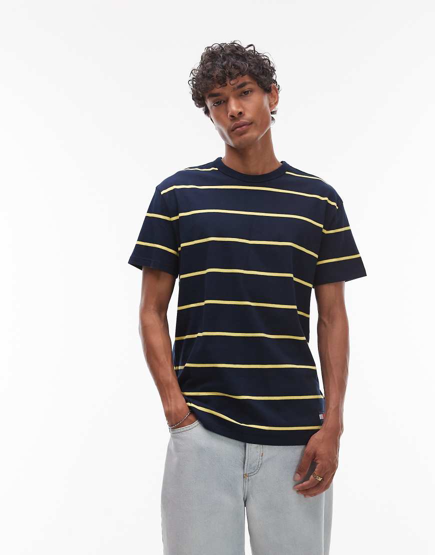 Tommy Jeans - T-Shirt mit strukturierten Streifen in Marineblau und Gelb von Tommy Jeans