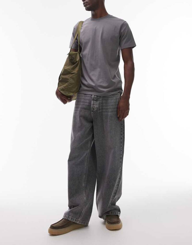 Tommy Jeans - Theo - Baggy Jeans in verwaschenem Grau mit Tasche mit Flaggen-Design von Tommy Jeans