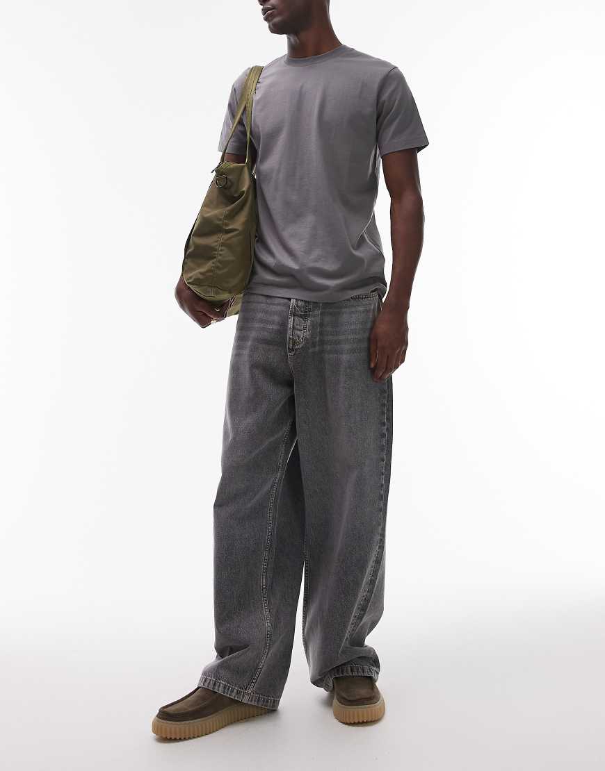 Tommy Jeans - Theo - Baggy Jeans in verwaschenem Grau mit Tasche mit Flaggen-Design von Tommy Jeans