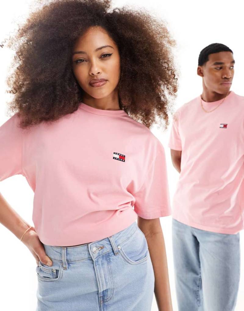 Tommy Jeans - Unisex-T-Shirt in Rosa mit regulärer Passform und Logo-Aufnäher von Tommy Jeans