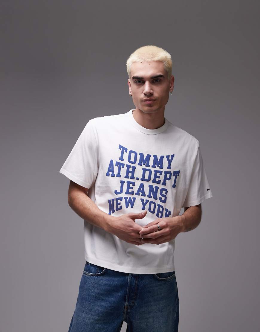 Tommy Jeans - Weißes Oversize-T-Shirt mit College-Logo von Tommy Jeans