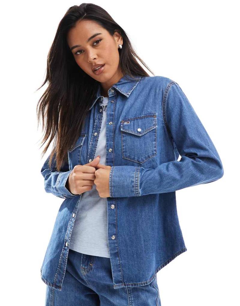 Tommy Jeans - Western-Jeanshemd in Dunkelblau mit normalem Schnitt von Tommy Jeans