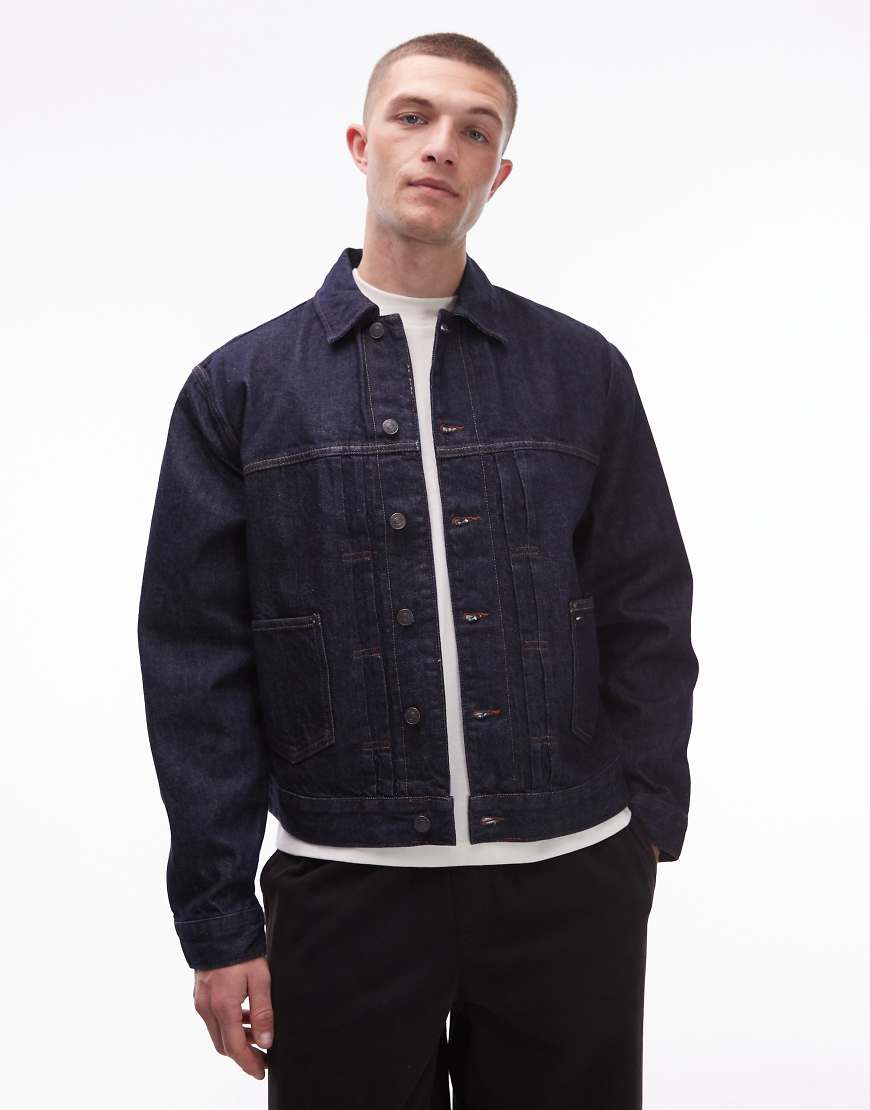 Tommy Jeans - Workwear - Jeansjacke aus Selvedge-Denim in dunkler indigoblauer Waschung-Marineblau Tommy Jeans - Workwear - Jeansjacke aus Selvedge-Denim in dunkler indigoblauer Waschung-Marineblau von Tommy Jeans