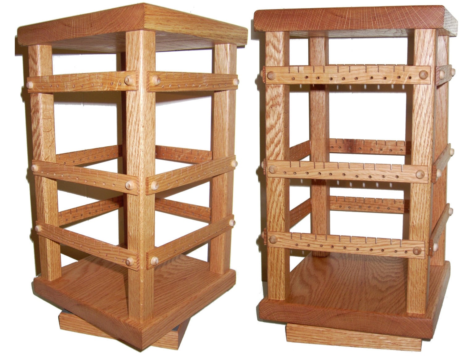 Rotierender Ohrring-Halter-ständer, Eiche, Holz, Schmuck-Display, 4-Seitig Drehbares Display Mit Drehbarer Basis. Fassungsvermögen 120 Paar. Ohrring Rotierender Ohrring-Halter-ständer, Eiche, Holz, Schmuck-Display, 4-Seitig Drehbares Display Mit Drehbarer Basis. Fassungsvermögen 120 Paar. Ohrring von TomsEarringHolders