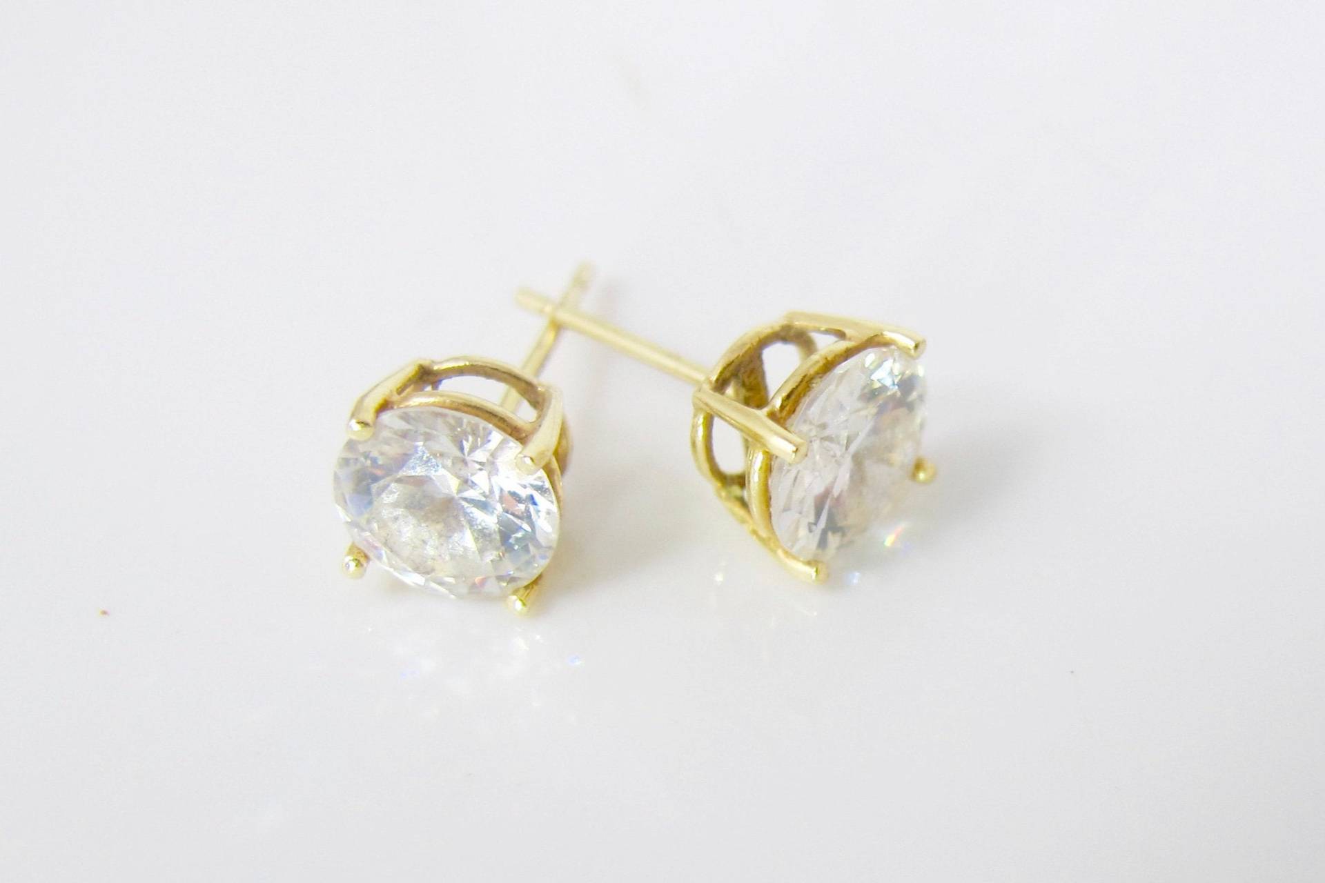 Vintage 14K Gelbgold Cubic Zirconia Ohrstecker Vintage 14K Gelbgold Cubic Zirconia Ohrstecker von TonettesTreasures